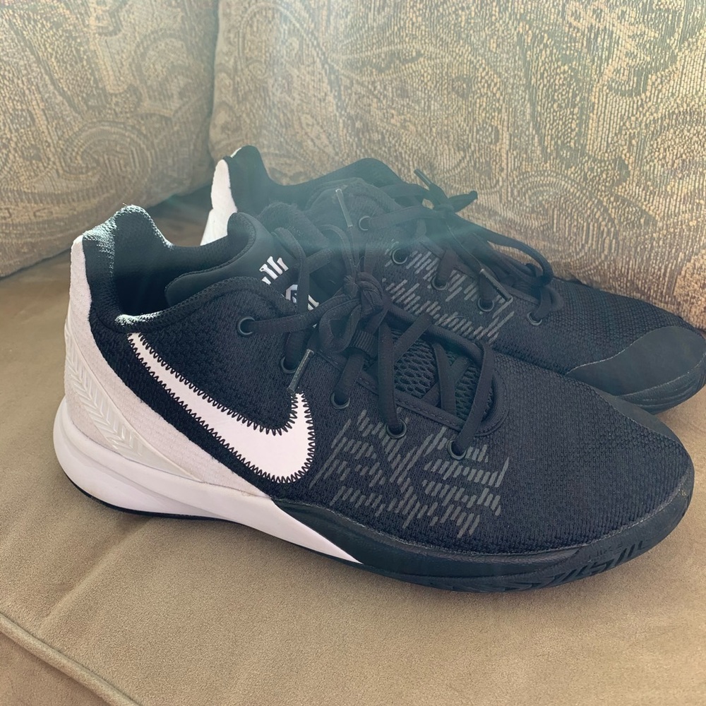 Nike Kylie Flytrap II Big Kid Basketball Sneakers